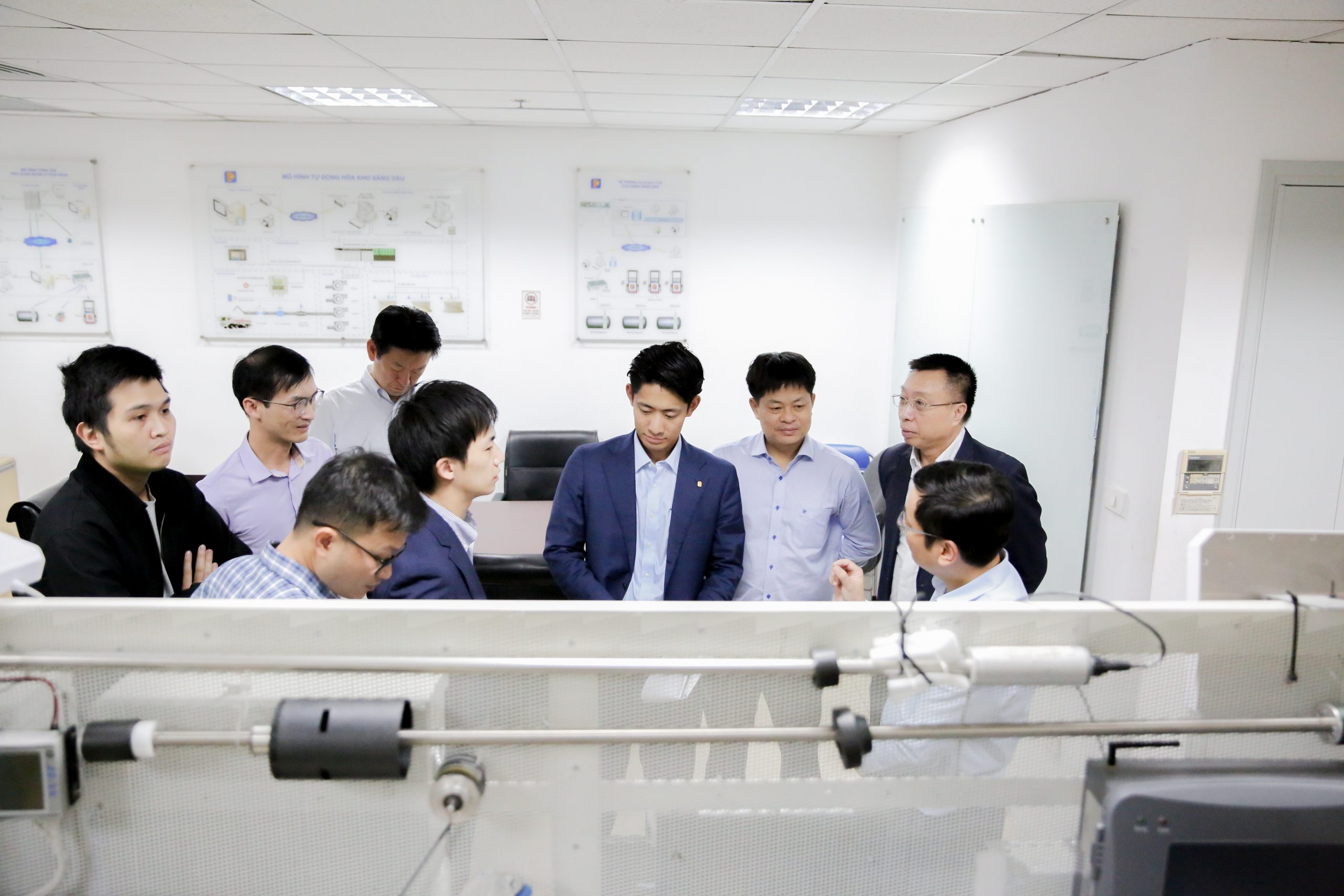 Trải nghiệm thực tế tại phòng Lab PIACOM