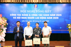 Tặng thưởng Kỷ niệm chương "Vì sự phát triển Tập đoàn Xăng dầu Việt Nam"